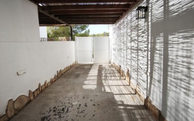 Beautiful, fully refurbished apartment with spacious terraces.